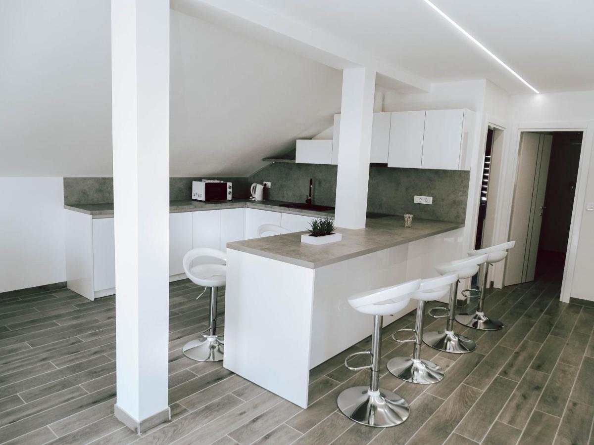 Apartment Drazena Traù Esterno foto