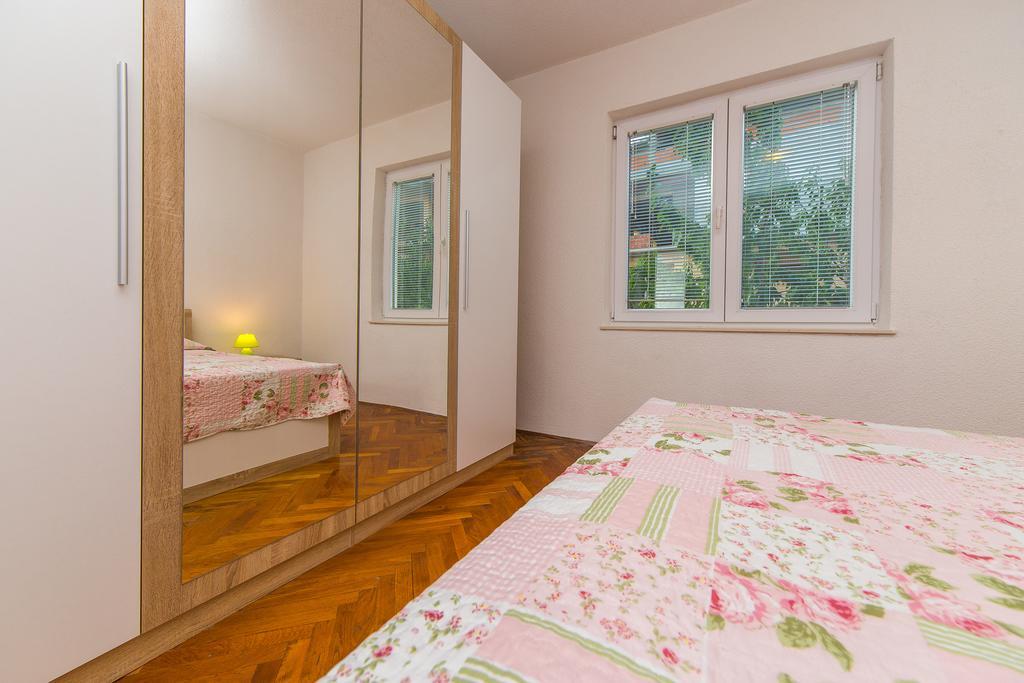 Apartment Drazena Traù Esterno foto
