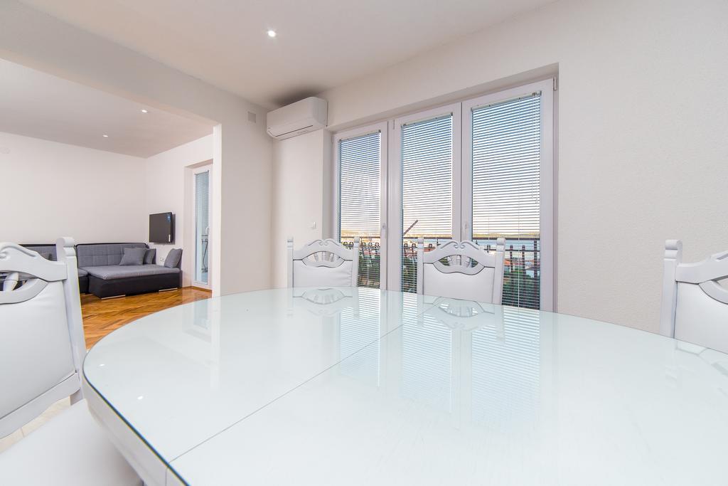 Apartment Drazena Traù Esterno foto